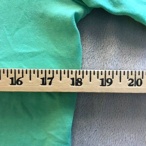 The Nike Tee Men’s Dri-Fit Shirt Mens Medium Center Big Letter Spell Out Green - Picture 4 of 6